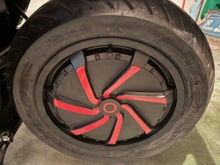 Adornos adhesivos para la rueda de atrás: Silence y Seat Mó - Imagen 5