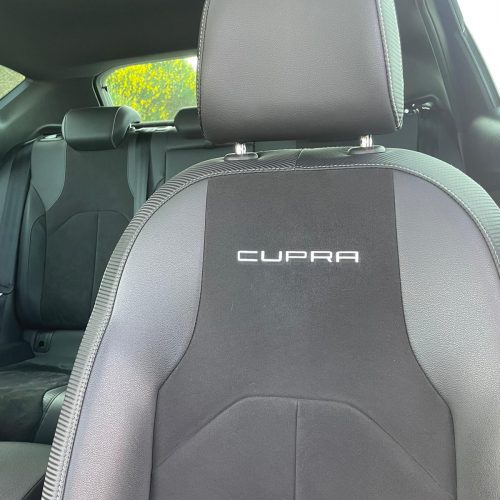 Letras CUPRA para asiento