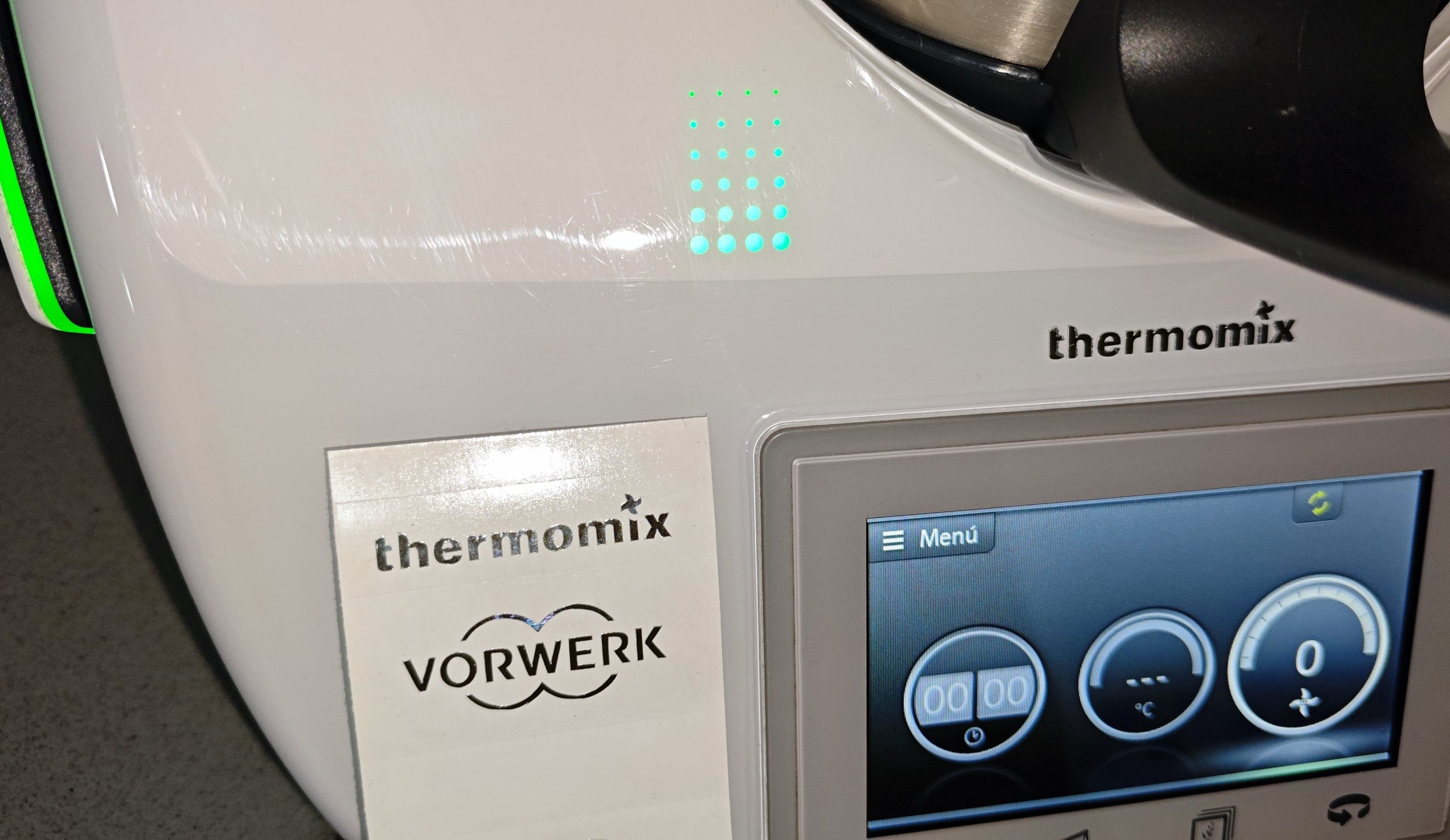 Repuesto Logotipo Thermomix y Vorwerk en Vinilo – Compatible TM31, TM5 y TM6 - Imagen 3