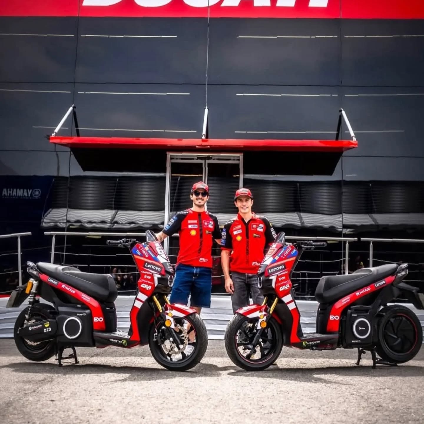 Pack Pegatinas Moto GP para Silence S01 y SEAT Mó – Marc Márquez 93 - Imagen 10